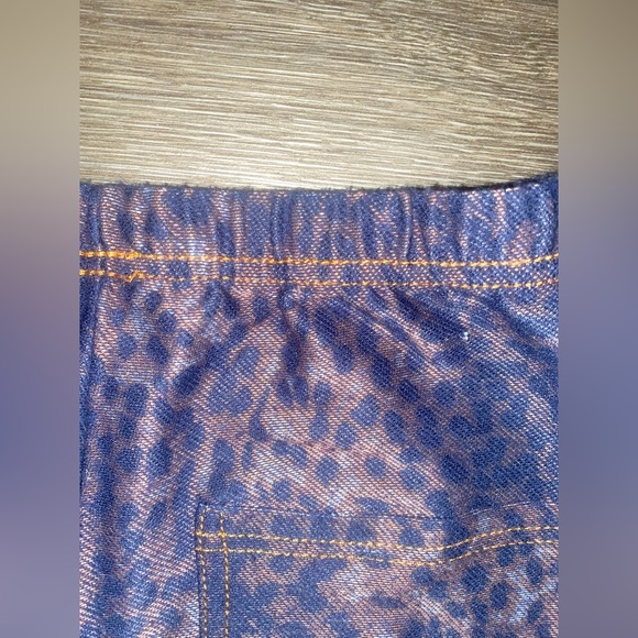 Leopard Print Jeggings With Pockets - Picture 2 of 3